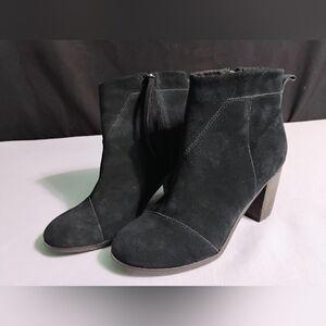 Toms Women's Size 8.5 Black Suede Ankle Boots Side Zip